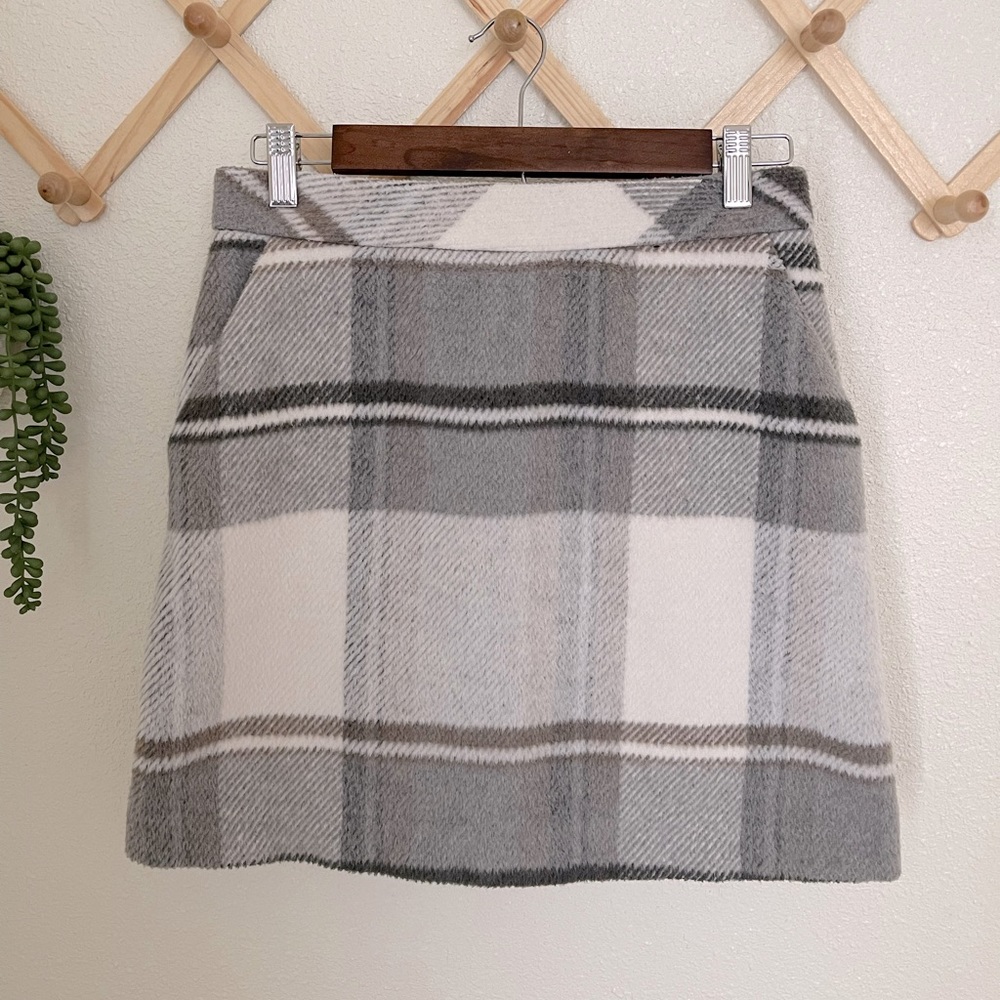 Atmosphere Plaid Skirt